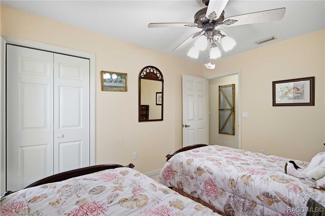 540 N Lake Circle, Crystal River, FL 34429