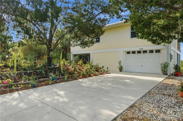 540 N Lake Circle, Crystal River, FL 34429