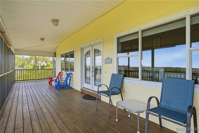 540 N Lake Circle, Crystal River, FL 34429