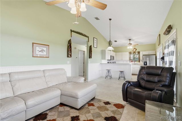 540 N Lake Circle, Crystal River, FL 34429