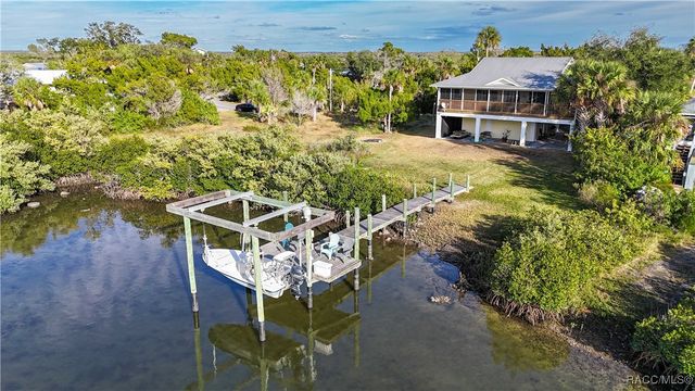 540 N Lake Circle, Crystal River, FL 34429