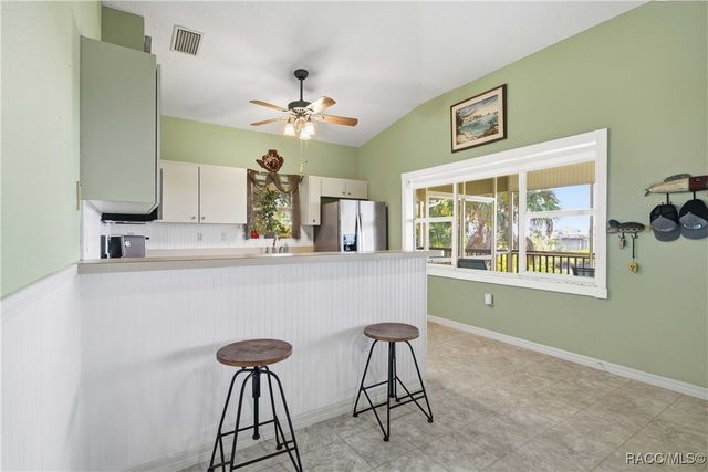 540 N Lake Circle, Crystal River, FL 34429