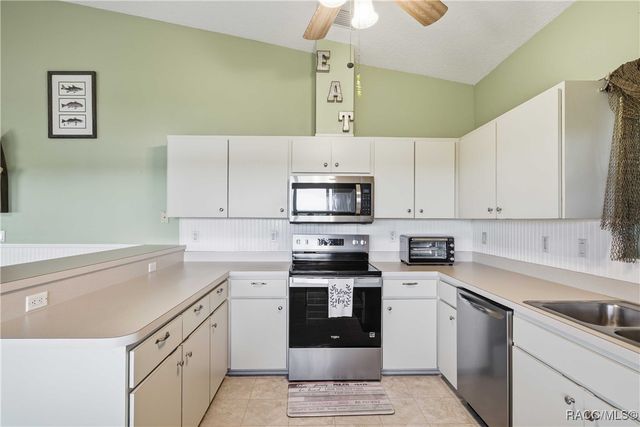 540 N Lake Circle, Crystal River, FL 34429