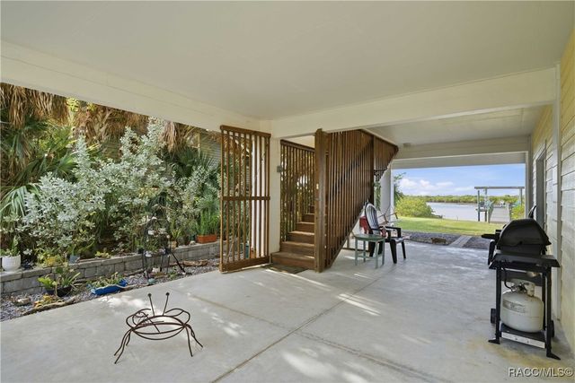 540 N Lake Circle, Crystal River, FL 34429