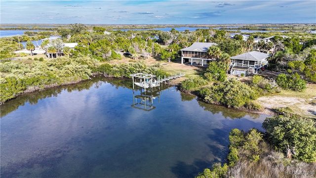 540 N Lake Circle, Crystal River, FL 34429
