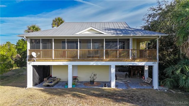 540 N Lake Circle, Crystal River, FL 34429