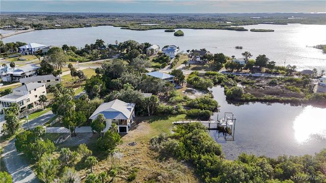 540 N Lake Circle, Crystal River, FL 34429