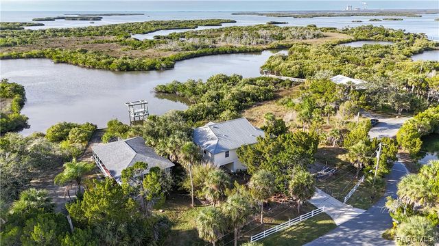 540 N Lake Circle, Crystal River, FL 34429