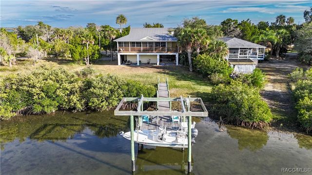 540 N Lake Circle, Crystal River, FL 34429