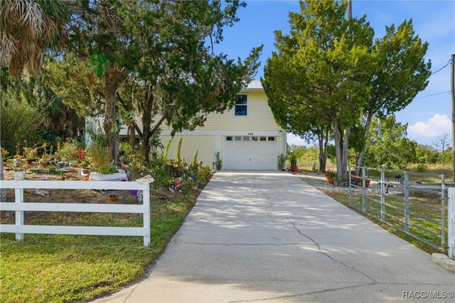 540 N Lake Circle, Crystal River, FL 34429