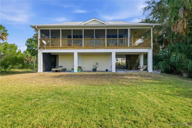 540 N Lake Circle, Crystal River, FL 34429