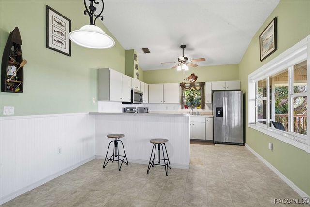 540 N Lake Circle, Crystal River, FL 34429