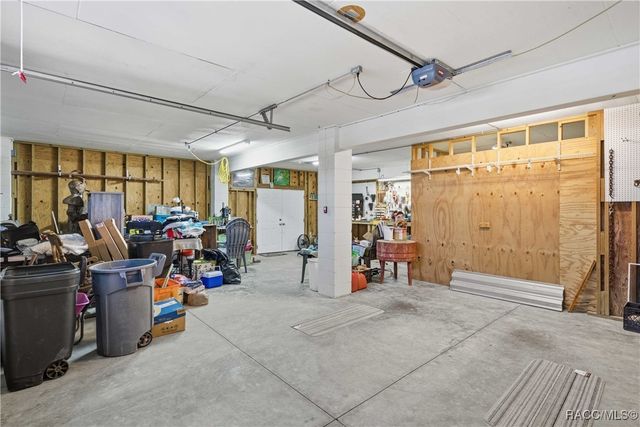 540 N Lake Circle, Crystal River, FL 34429