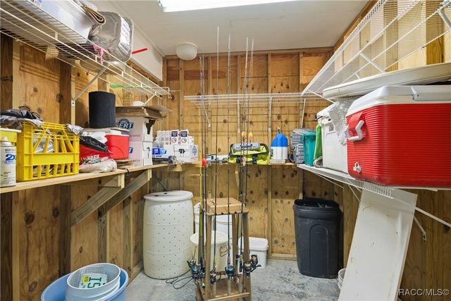 540 N Lake Circle, Crystal River, FL 34429