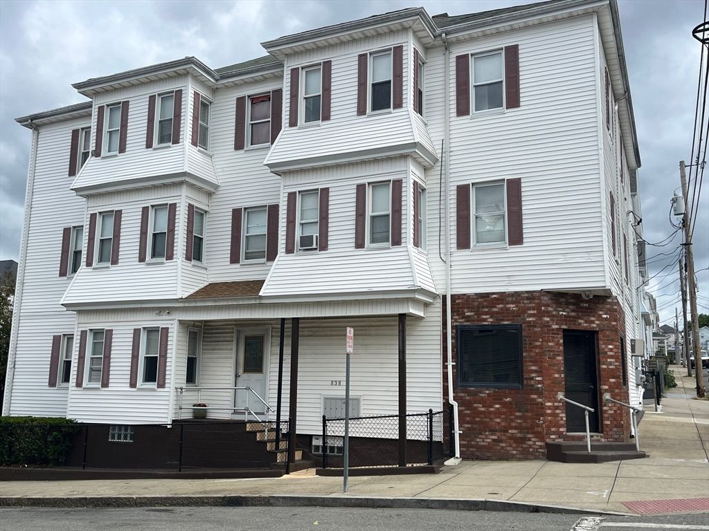 838-844 Pine St, Fall River, MA 02720