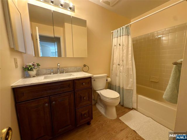 1148 Garrison Court, Mahwah, NJ 07430