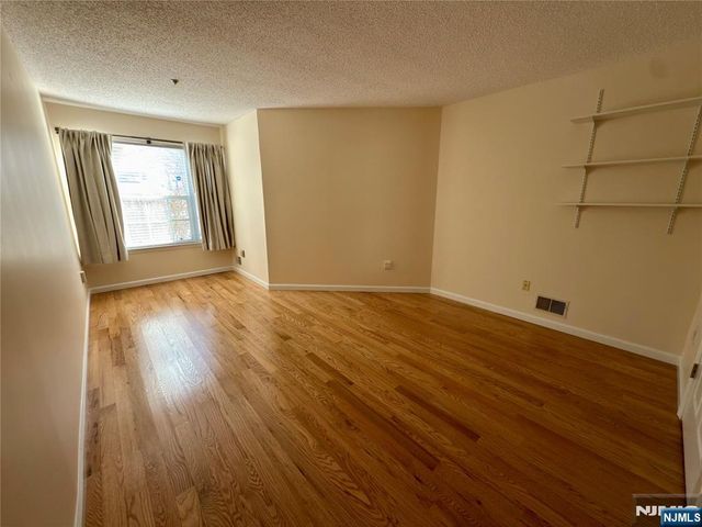 1148 Garrison Court, Mahwah, NJ 07430