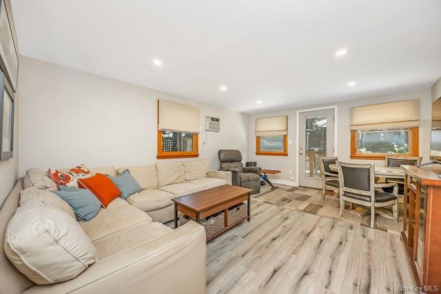 67 Cedar Place, Floral Park, NY 11001
