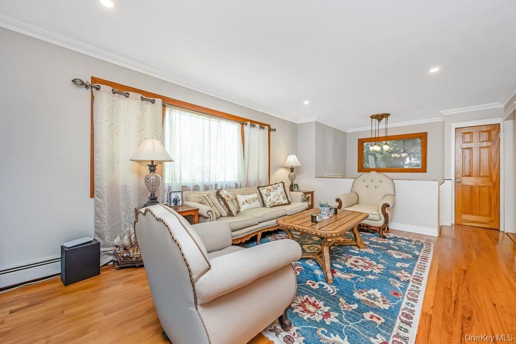 67 Cedar Place, Floral Park, NY 11001 — photo 3