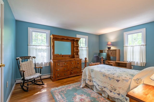 6 Gerard Drive, Merrimack, NH 03054