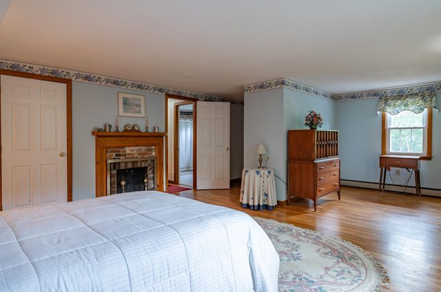 6 Gerard Drive, Merrimack, NH 03054