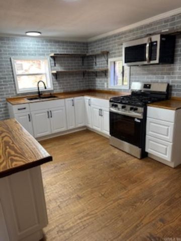 145 Carter St, Camden, AR 71701