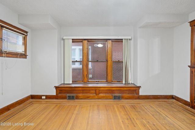 4026 W Broadway, Louisville, KY 40211