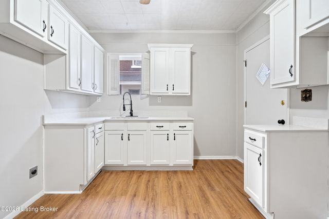 4026 W Broadway, Louisville, KY 40211