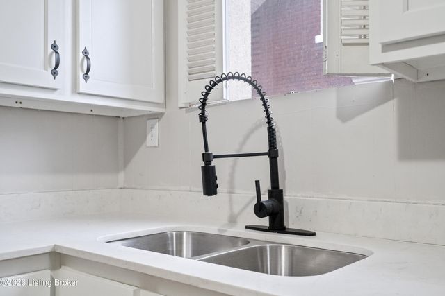 4026 W Broadway, Louisville, KY 40211