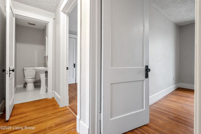 4026 W Broadway, Louisville, KY 40211