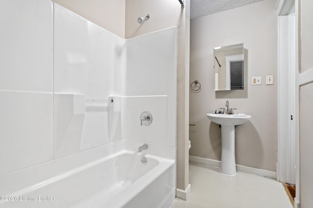 4026 W Broadway, Louisville, KY 40211