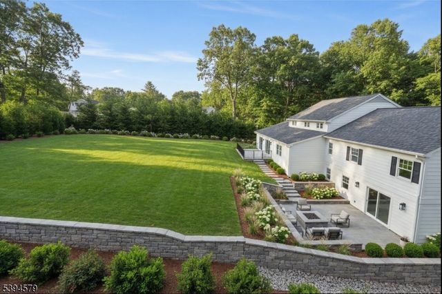 51 Brookside Ter, North Caldwell Boro, NJ 07006