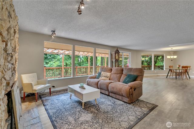 18506 SE 294th Street, Kent, WA 98042