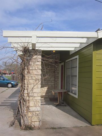 102 Verna SPUR B, Georgetown, TX 78628