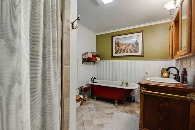 9875 Old Bridge Road, Terrell, TX 75160
