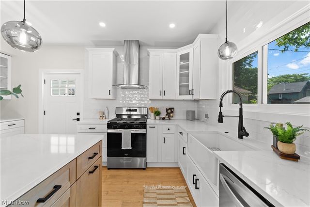 6200 Ellen Avenue, Cleveland, OH 44102