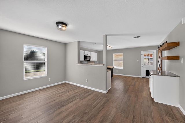 1337 Gayle Street, Burleson, TX 76028