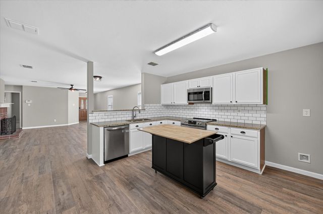 1337 Gayle Street, Burleson, TX 76028
