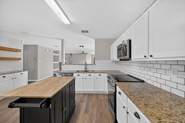 1337 Gayle Street, Burleson, TX 76028