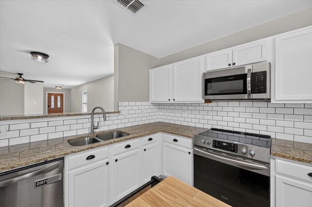 1337 Gayle Street, Burleson, TX 76028