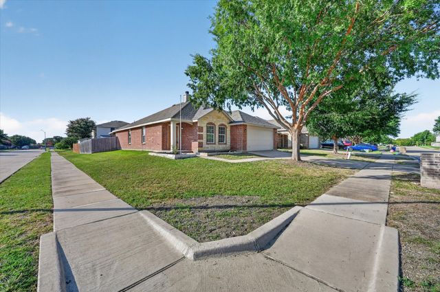 1337 Gayle Street, Burleson, TX 76028