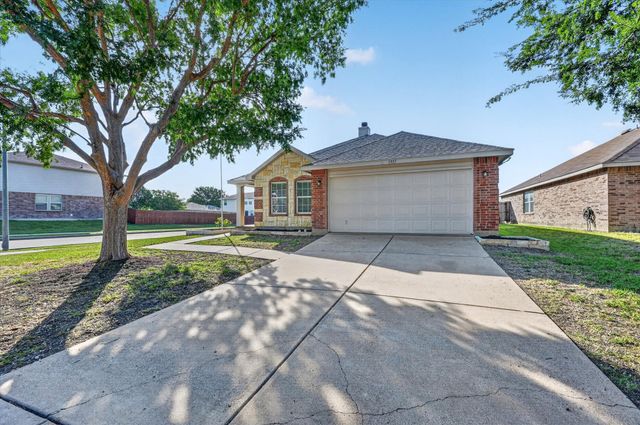 1337 Gayle Street, Burleson, TX 76028