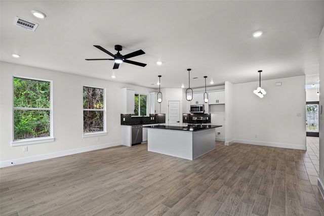 5620 Van Horn Drive, Granbury, TX 76048