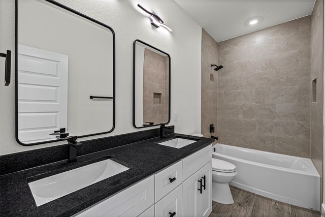 5620 Van Horn Drive, Granbury, TX 76048
