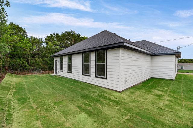 5620 Van Horn Drive, Granbury, TX 76048