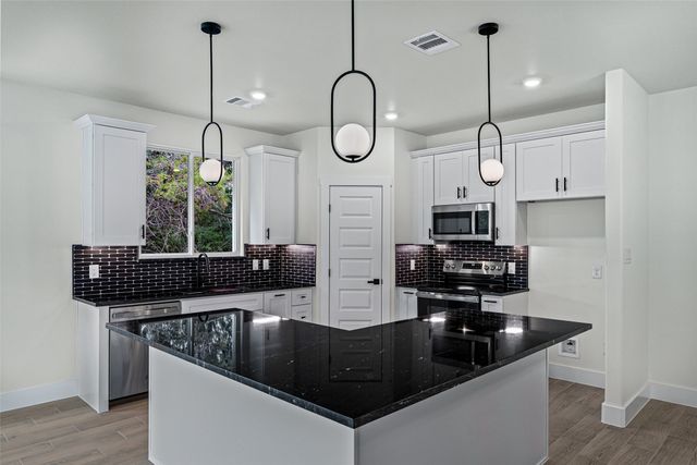 5620 Van Horn Drive, Granbury, TX 76048