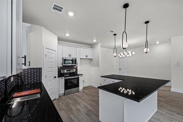 5620 Van Horn Drive, Granbury, TX 76048