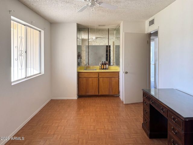 6420 W College Drive, Phoenix, AZ 85033