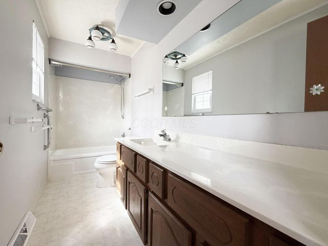 647 Mohican Way, Westerville, OH 43081