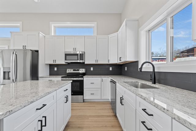 20 Teak Drive 15, Reeds Spring, MO 65737